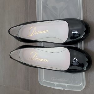 Used no box Delman patent pumps heels black